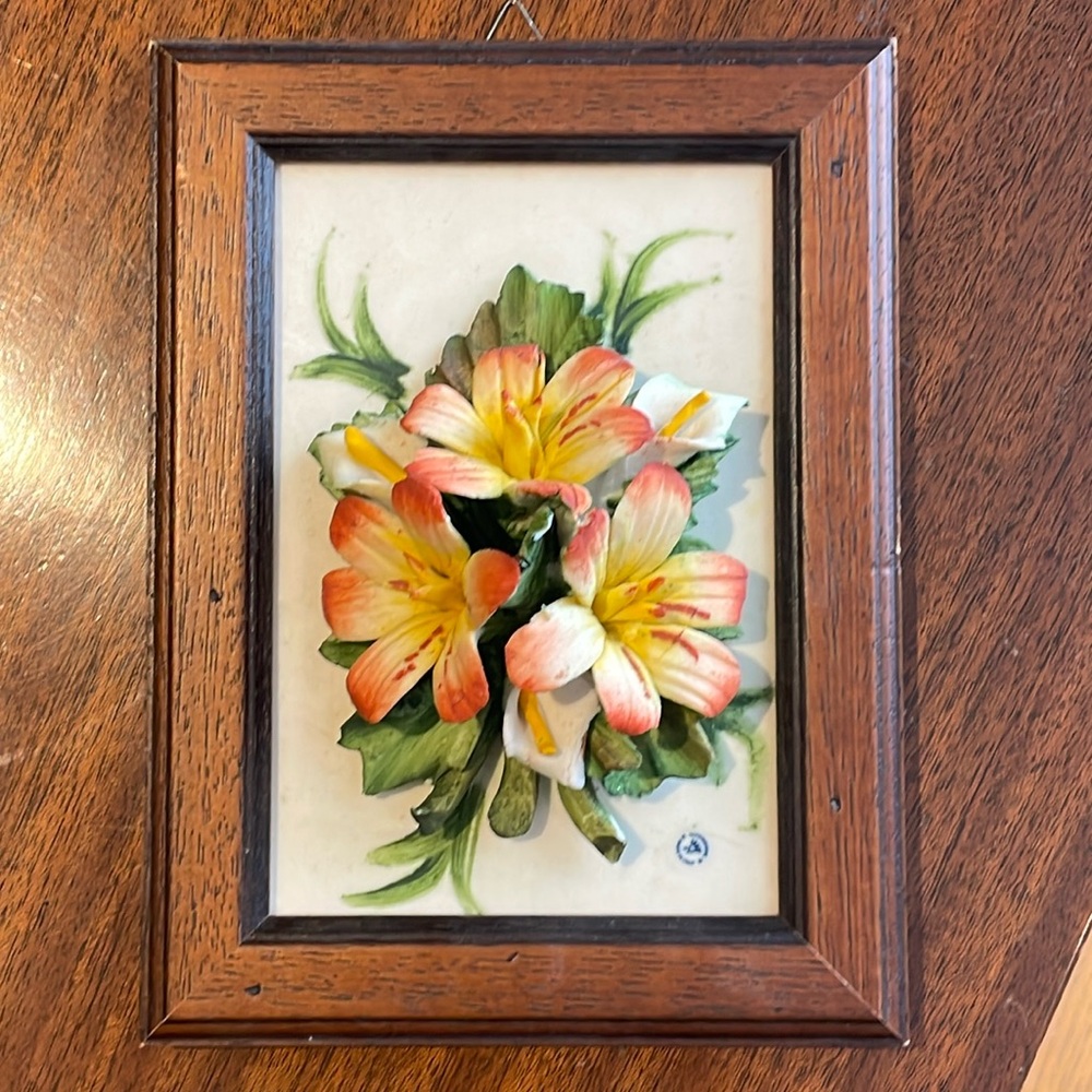 possible Capodimonte 3D Plaque Floral Hanging Wall Art Vintage Italian